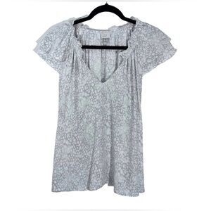 White and Gray Patterned Blouse